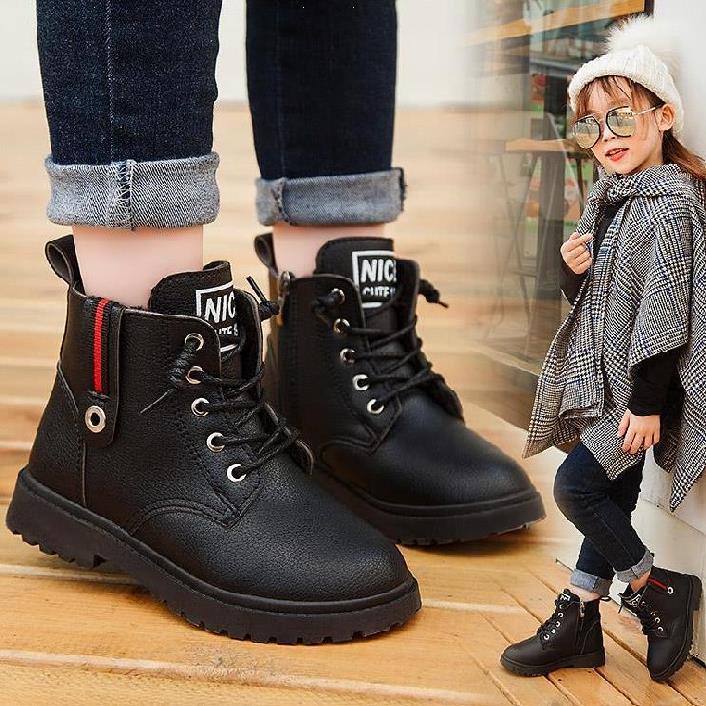 girl autumn and winter Martin boots