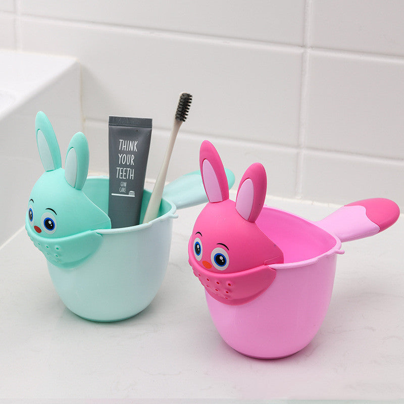 Children's shampoo shower spoon