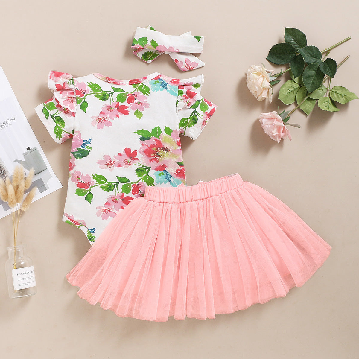 Hort Sleeved One Printed Top Fluffy Skirt Three Piece Set